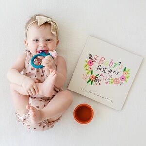 New🌟Anthropologie-LITTLE ARTIST MEMORY BABY BOOK